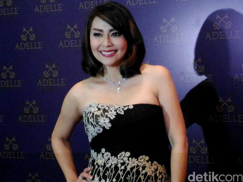 Polisi: Nggak Ada Laki-laki Lain di Rumah Tessa Kaunang Polisi: Nggak Ada Laki-laki Lain di Rumah Tessa Kaunang
