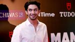 Senyuman Reza Rahadian Bikin Cewek Jatuh Hati