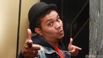 Kemesraan Indra Bekti dan Istri
