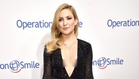 Melihat bentuk tubuh Kate ini, siapa yang menyangka ternyata dia telah memiliki dua orang anak? Dimitrios Kambouris/Getty Images for Operation Smile/detikFoto.