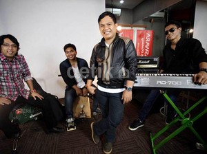 Bawakan Lagu Seventeen, Faank Wali Menangis