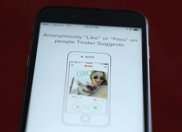 Ilustrasi Tinder. Foto: Reuters/Mike Blake Ilustrasi Tinder. Foto: Reuters/Mike Blake