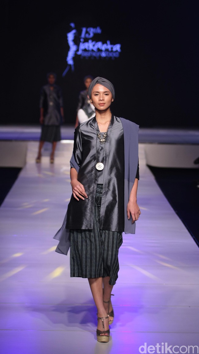 Chossy Latu Jalinan Lungsi Pakan Jakarta Fashion & Food Festival 2016 at Hotel harris. Kelapa Gading. Jakarta. [Foto: Mohammad Abduh/Wolipop]