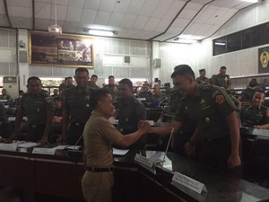 Di Depan Siswa Seskoad, Bupati Yoyok: Buktikan Tentara Bukan Tukang Gusur