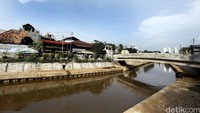 Sungai Ciliwung juga telah banyak berubah.