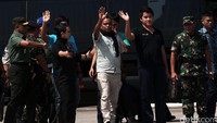 Menlu Retno Marsudi menyambut kedatangan Empat WNI yang sempat disandera kelompok Abu Sayyaf, Jumat (13/05/2016).