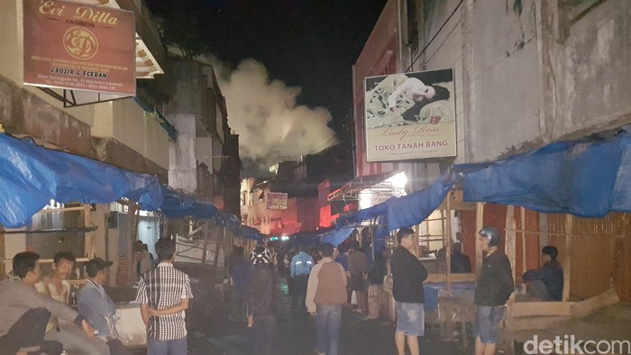 Api di Pasar Pelita Padam, Ratusan Lapak dan Belasan Kios Ludes Terbakar