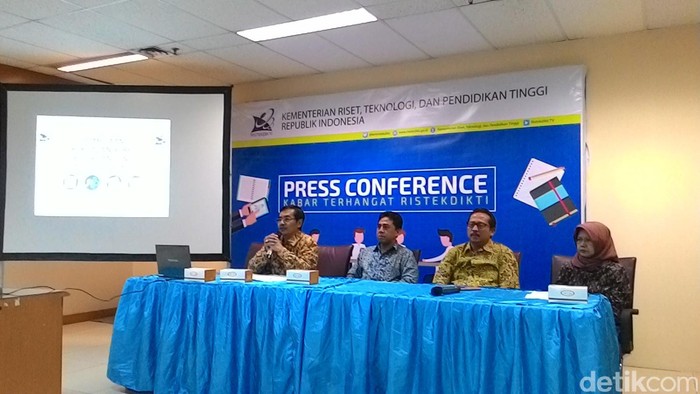 Kemenristek Minta Perguruan Tinggi di Indonesia Perbanyak Riset dan Penelitian