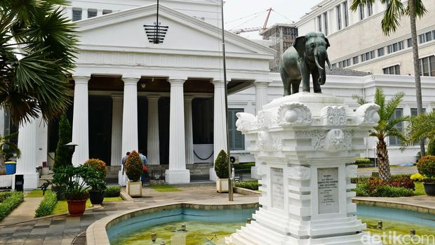 Museum Nasional atau dikenal sebagai Museum Gajah
