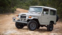 FJ Cruiser berawal dari mobil Toyota FJ 40 Series, yang merupakan generasi ketiga dari Land Cruiser. Foto: Toyota