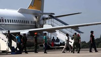 Keempat ABK yang akan tiba di Jakarta ini adalah M Ariyanto Misnan, Lorens Marinus Petrus Rumawi, Dede Irfan Hilmi, dan Samsir.