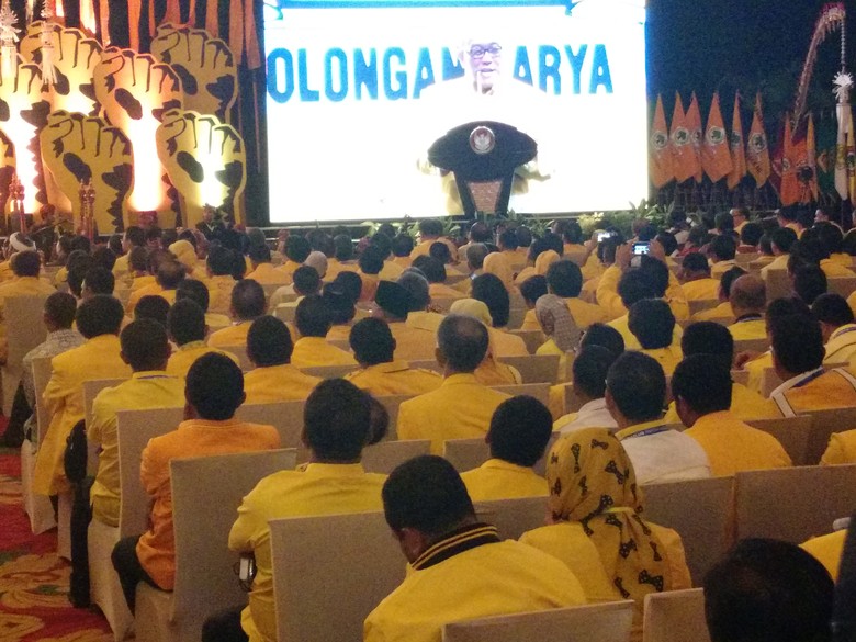 Golkar Resmi Keluar dari KMP Golkar Resmi Keluar dari KMP