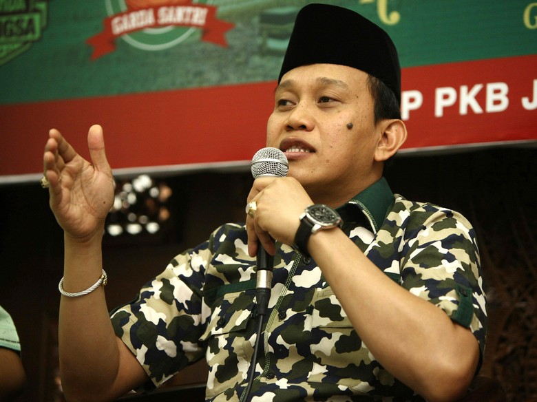 Neno Tak Mau Dengar Kritik Puisi Biadab, TKN: Nggak Boleh Sombong! Neno Tak Mau Dengar Kritik Puisi Biadab, TKN: Nggak Boleh Sombong!