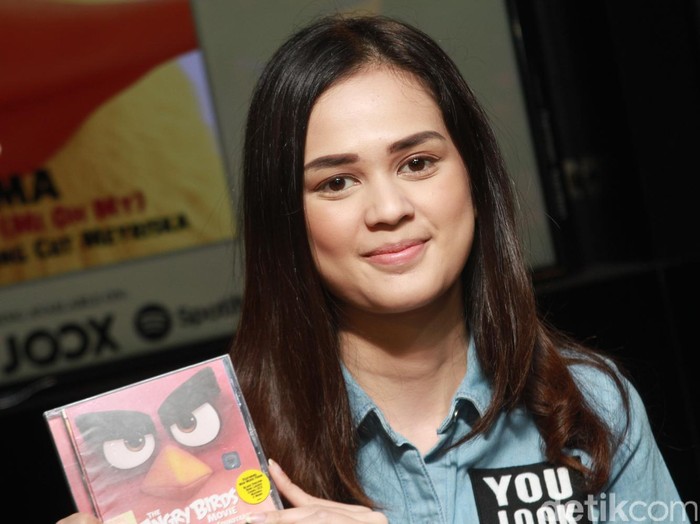 Cut Meyriska Mulai Fokus di Tarik Suara