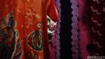Melihat Pembuatan Kain Sasirangan
