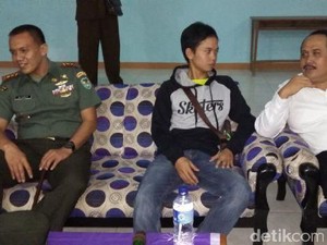 Kepulangan ABK yang Sempat Disandera Abu Sayyaf Disambut Isak Tangis Keluarga