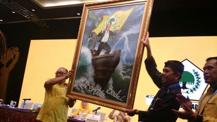 Usai Baca LPJ, Ical Diberi Lukisan Merentas Badai oleh Dedi Mulyadi