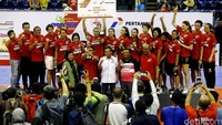 Sementara itu, Putri Jakarta Elektrik PLN sukses mempertahankan gelar Proliga. Menghadapi Jakarta Pertamina Energi, Aprilia S. Manganang dkk. menang 3-2 (25-20, 25-28, 17-25, 19-25 dan 15-8).