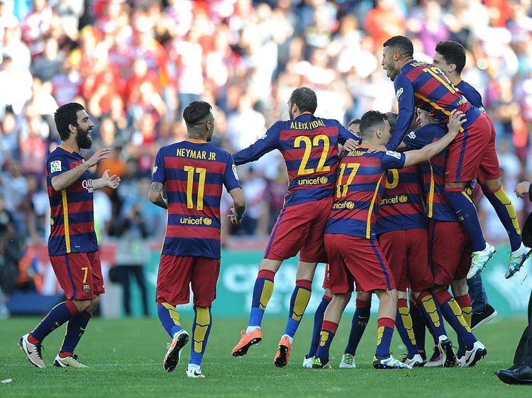Kalahkan Granada, Barca Raih Titel La Liga