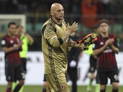 Christian Abbiati mencuat di akhir 1990-an saat Sebastiano Rossi sudah memasuki periode senja kariernya. Sempat menjadi kiper utama Rossoneri namun kemudian tergusur Dida, Abbiati dipinjamkan ke Juventus pada 2005/2006 untuk menggantikan Gianluigi Buffon yang mengalami dislokasi bahu. (Getty Images/Marco Luzzani)