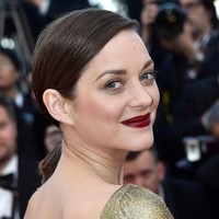 9. Marion Cotillard. Aktris asal Prancis ini dikenal dengan kecantikannya yang klasik. Meski sudah tidak muda, wanita 44 tahun tersebut kali ini masuk dalam daftar wanita paling cantik di dekade ini berdasarkan TC Candler. Foto: Pascal Le Segretain/Getty Images