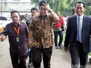 DPP PKS Bersikukuh Fahri untuk Dipecat dari Semua Jenjang Kepartaian