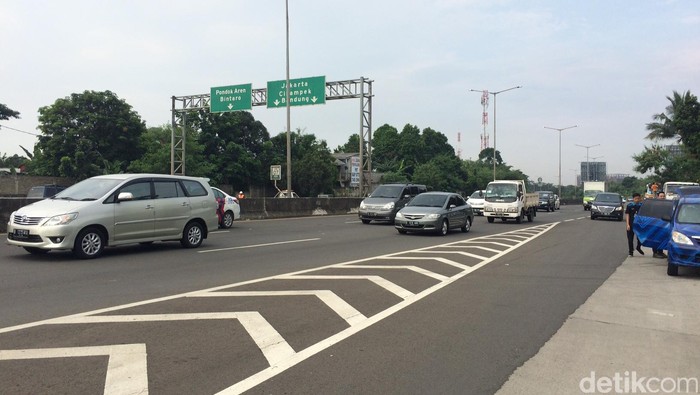 Evakuasi JPO di Tol BSD Masih Berlangsung, 2 Crane Kembali Didatangkan