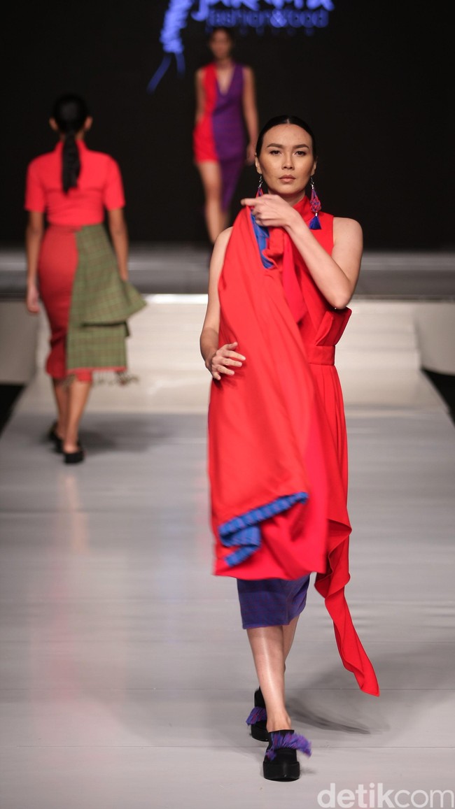 FA by Felisa Aprilia Jalinan Lungsi Pakan Jakarta Fashion & Food Festival 2016 at Hotel harris. Kelapa Gading. Jakarta. [Foto: Mohammad Abduh/Wolipop]