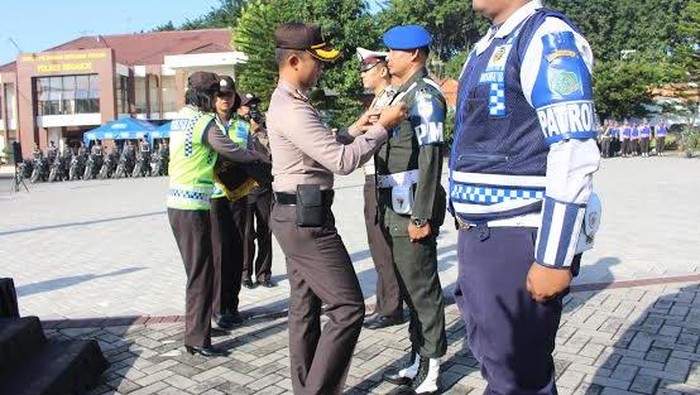 Puluhan Personel Diterjunkan dalam Operasi Patuh Semeru 2016