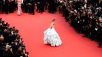 Like in a Fairy Tale! Blake Lively Tampil Bak Cinderella