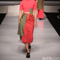 FA by Felisa Aprilia Jalinan Lungsi Pakan Jakarta Fashion & Food Festival 2016 at Hotel harris. Kelapa Gading. Jakarta. [Foto: Mohammad Abduh/Wolipop]