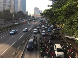 Aturan 3 in 1 Dihapus Permanen, Ruas Jl Gatot Subroto Arah Semanggi Padat