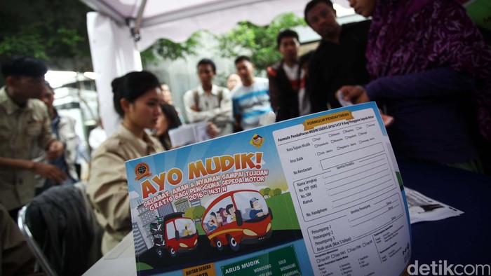 Kementerian Perhubungan kembali akan menggelar mudik gratis. Pendaftaran mudik gratis tersebut dibuka hari ini, Senin (16/5) di Pasar Kebayoran Lama, Jakarta.