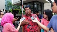 Bestari Barus memberikan keterangan terkait kedatangannya ke gedung KPK.