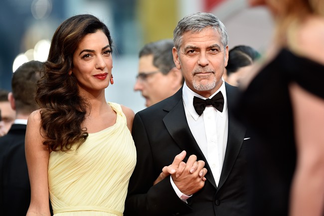 George Clooney dinilai memiliki wajah paling ganteng. Dari pemetaan wajah secara digital, peneliti mengetes ketampanannya dan hasilnya George Clooney memiliki ketampanan 91,86% akurat. Meski tak muda lagi, namun ketampanan George Clooney memang awet. Foto: Getty Images