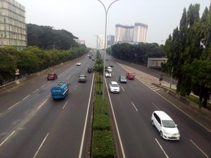 Bangkai JPO yang Roboh di Tol BSD Dievakuasi, Tol JORR Lebak Bulus Lancar