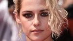 Tidak Glamor, Kristen Stewart Santai Berkaus di Festival Film Cannes 2016