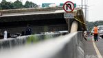 Evakuasi JPO yang Roboh Ditabrak Truk