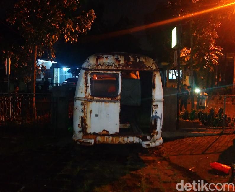 9700 Indoxxi Hantu Ambulance Terbaik