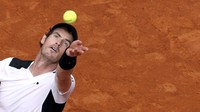 Bertanding di Foro Italico, Minggu (15/5/2016) malam WIB, Murray menang dengan relatif mudah yakni dengan 6-3 dan 6-3. Petenis kelahiran Skotlandia itu menuntaskan pertandingan dalam tempo satu jam 35 menit. REUTERS/Alessandro Bianchi.
