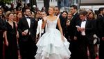 Like in a Fairy Tale! Blake Lively Tampil Bak Cinderella