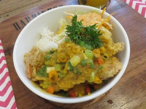 Happiness Kitchen & Coffee: Asyiknya Jajan Rainbow Bagel dan Rice Bowl Udang Telur Asin