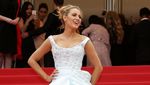 Like in a Fairy Tale! Blake Lively Tampil Bak Cinderella