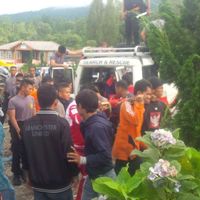 Banjir Dan Longsor Di Sibolangit, 7 Korban Tewas Dibawa Ke RS ...