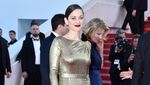 Marion Cotillard, Flawless and Sexy in Gold