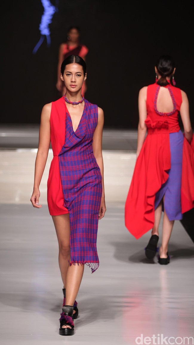 FA by Felisa Aprilia Jalinan Lungsi Pakan Jakarta Fashion & Food Festival 2016 at Hotel harris. Kelapa Gading. Jakarta. [Foto: Mohammad Abduh/Wolipop]