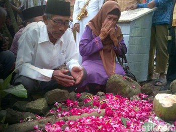 Serangan Saat Tahlil di Kuburan PKI