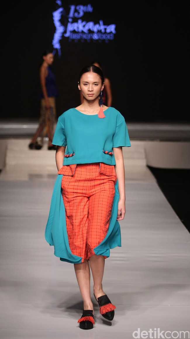 FA by Felisa Aprilia Jalinan Lungsi Pakan Jakarta Fashion & Food Festival 2016 at Hotel harris. Kelapa Gading. Jakarta. [Foto: Mohammad Abduh/Wolipop]