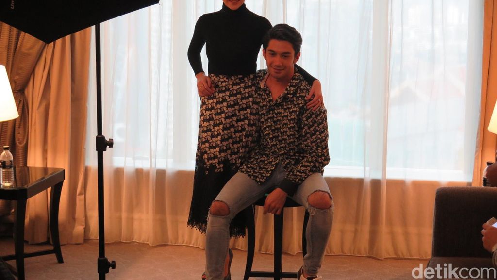 Mengintip BCL dan Reza Rahadian Pemotretan di Malaysia