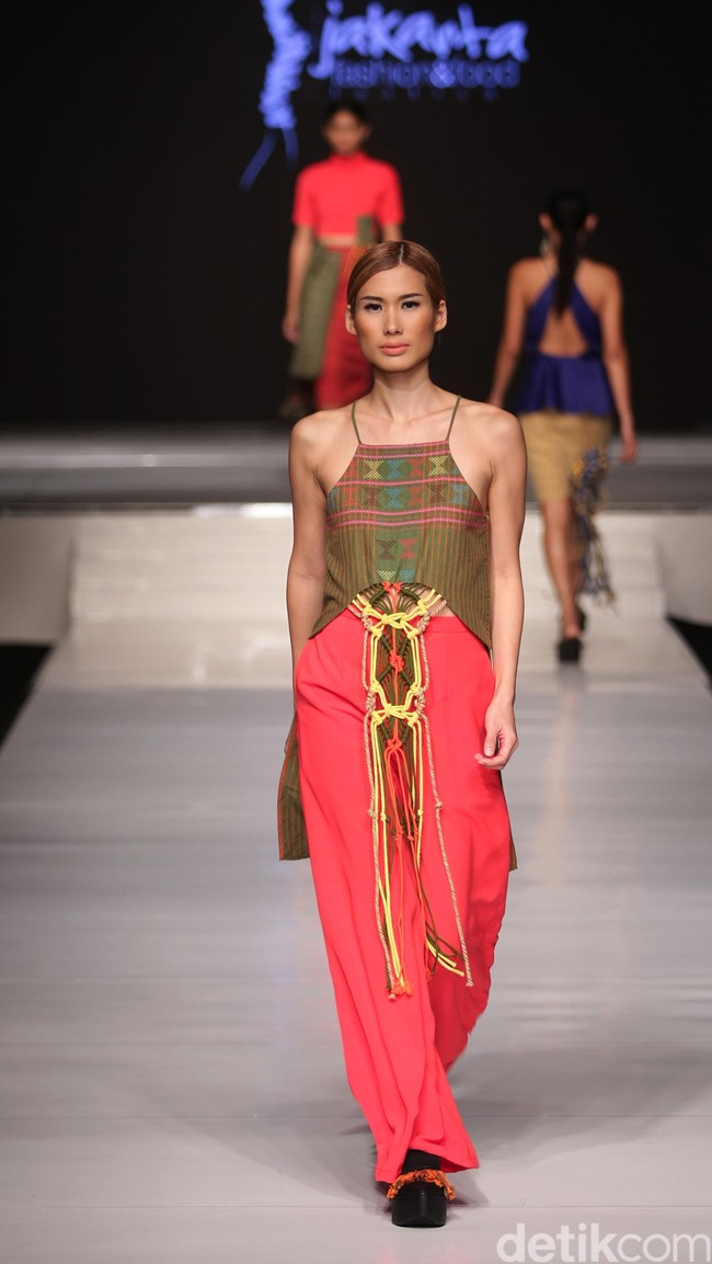 FA by Felisa Aprilia Jalinan Lungsi Pakan Jakarta Fashion & Food Festival 2016 at Hotel harris. Kelapa Gading. Jakarta. [Foto: Mohammad Abduh/Wolipop]